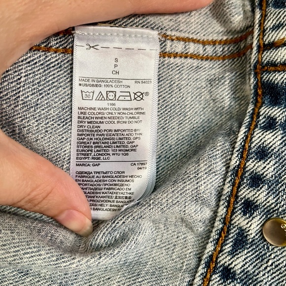 GAP Classic Stone Washed Blue Denim Jacket - Picture 3 of 4